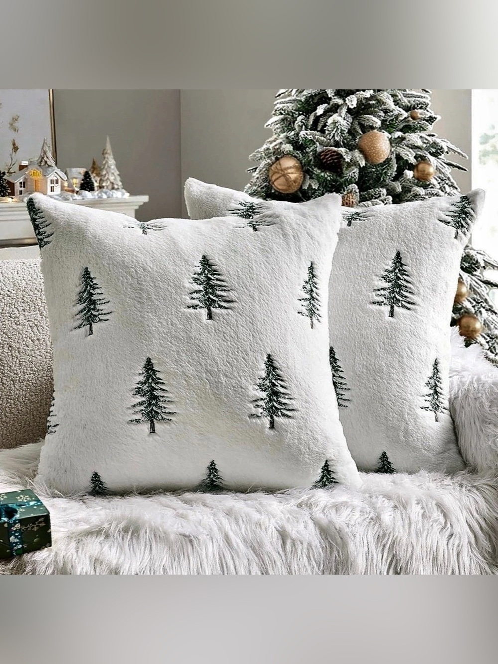 NWT Set of 2, Embroidered Christmas Tree Throw Pillows